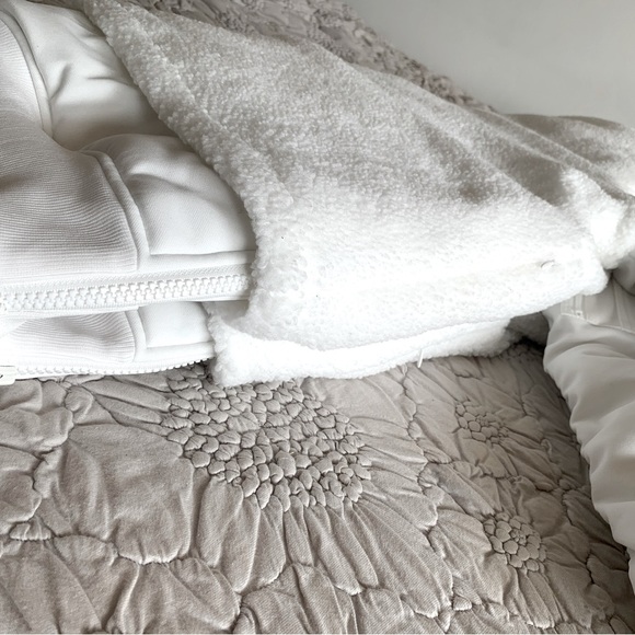 Ivy Park Unisex 1/2 zip Sherpa Jacket - Picture 5 of 8